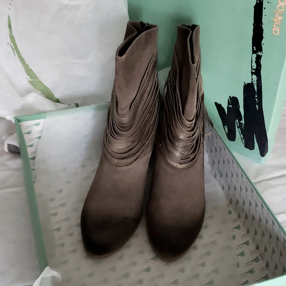 Antelope New BOOTS Suede Leather Stud Fringe Back Zip Ankle NWT Womens 9.5-10 - Picture 16 of 17